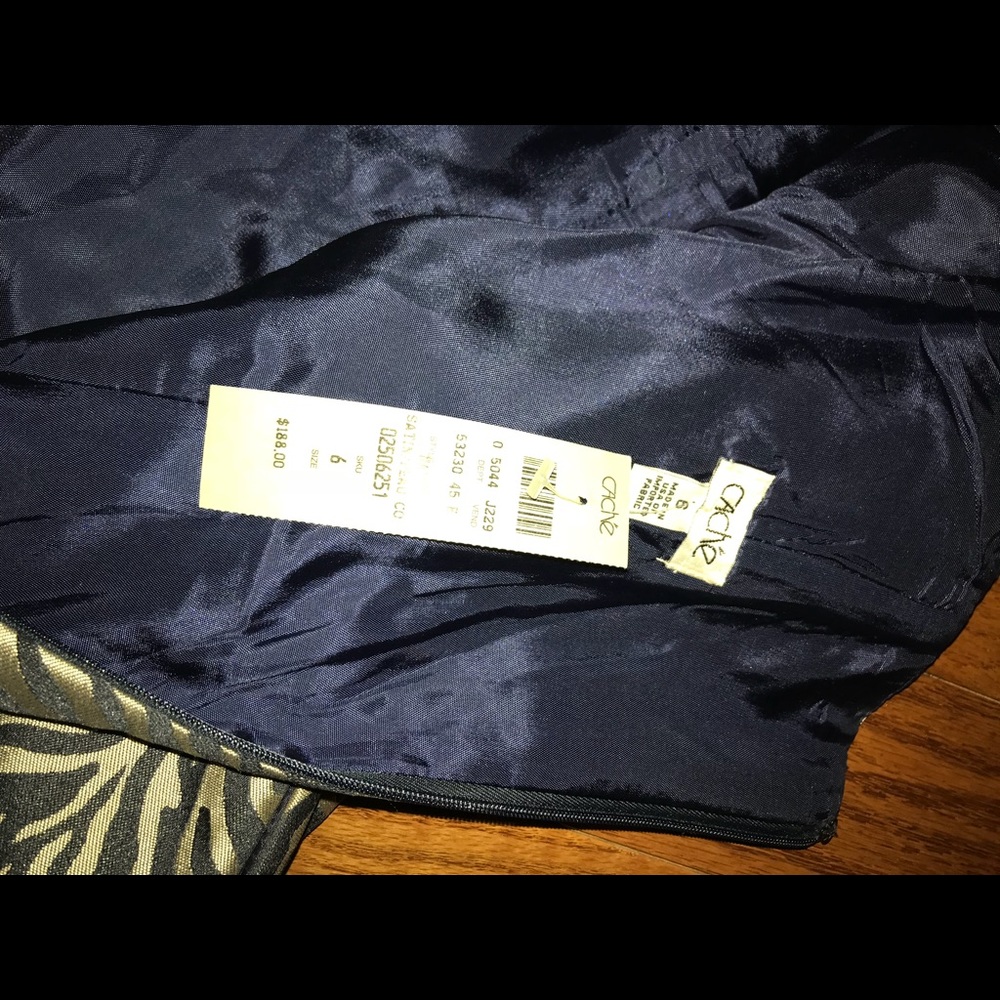 Beautiful Zebra pattern Cache Dress WITH pockets - Picture 5 of 5